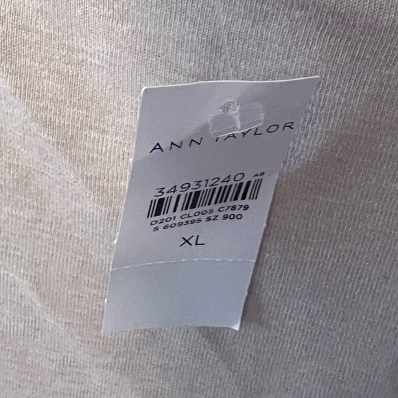 NWT Ann Taylor sleeveless mock neck top - Size XL - Picture 4 of 4